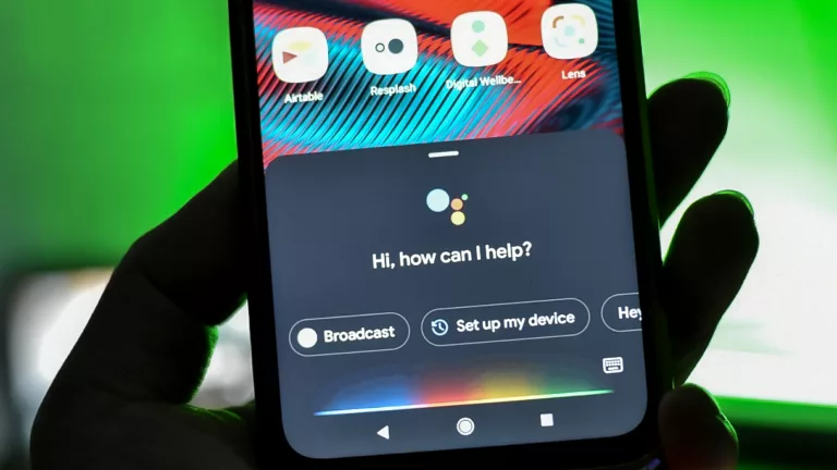 Google Assistant on Android 13 will only support a dark theme: Here’s why