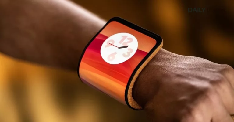 A bending phone for your wrist? 2023